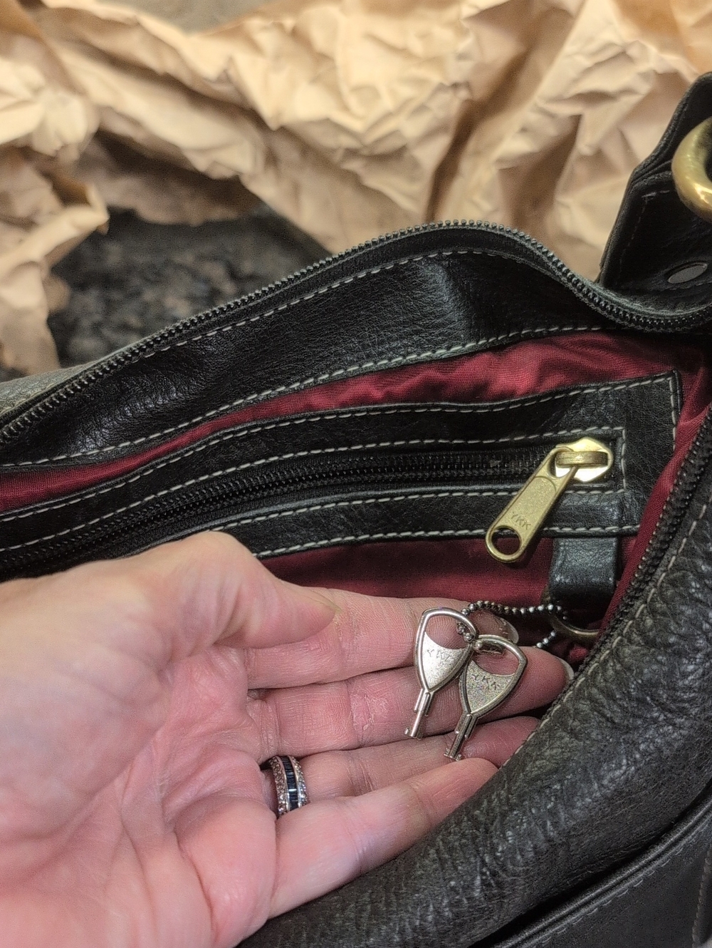 Coronado Genuine Leather Concealed Carry Shoulder Bag - Picture 8 of 16
